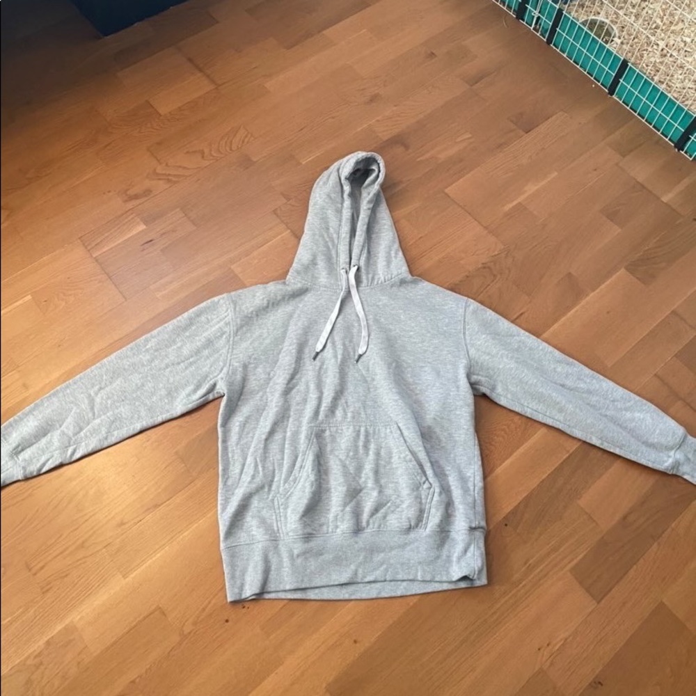 gray hoodie